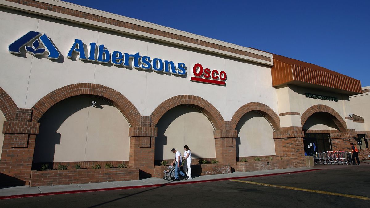 Exterior of an Albertsons store.